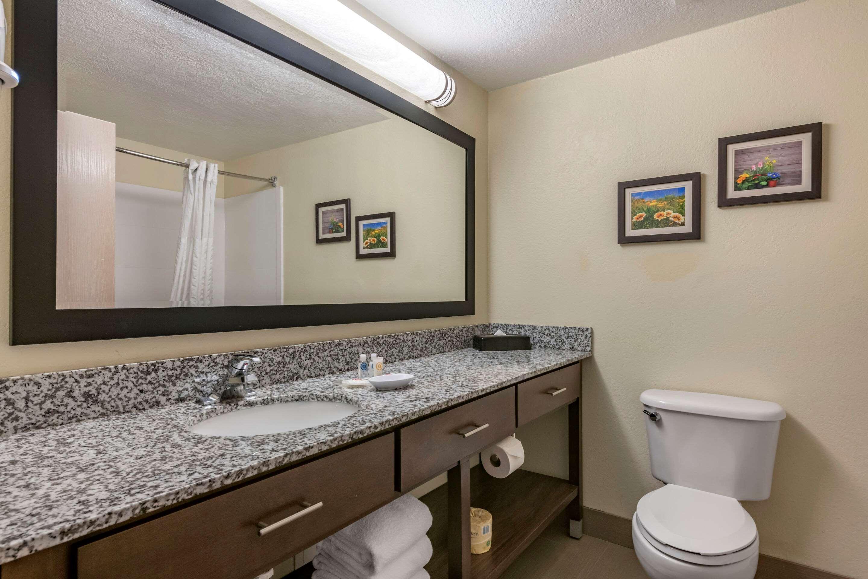 Comfort Suites Maingate East Orlando Exterior photo