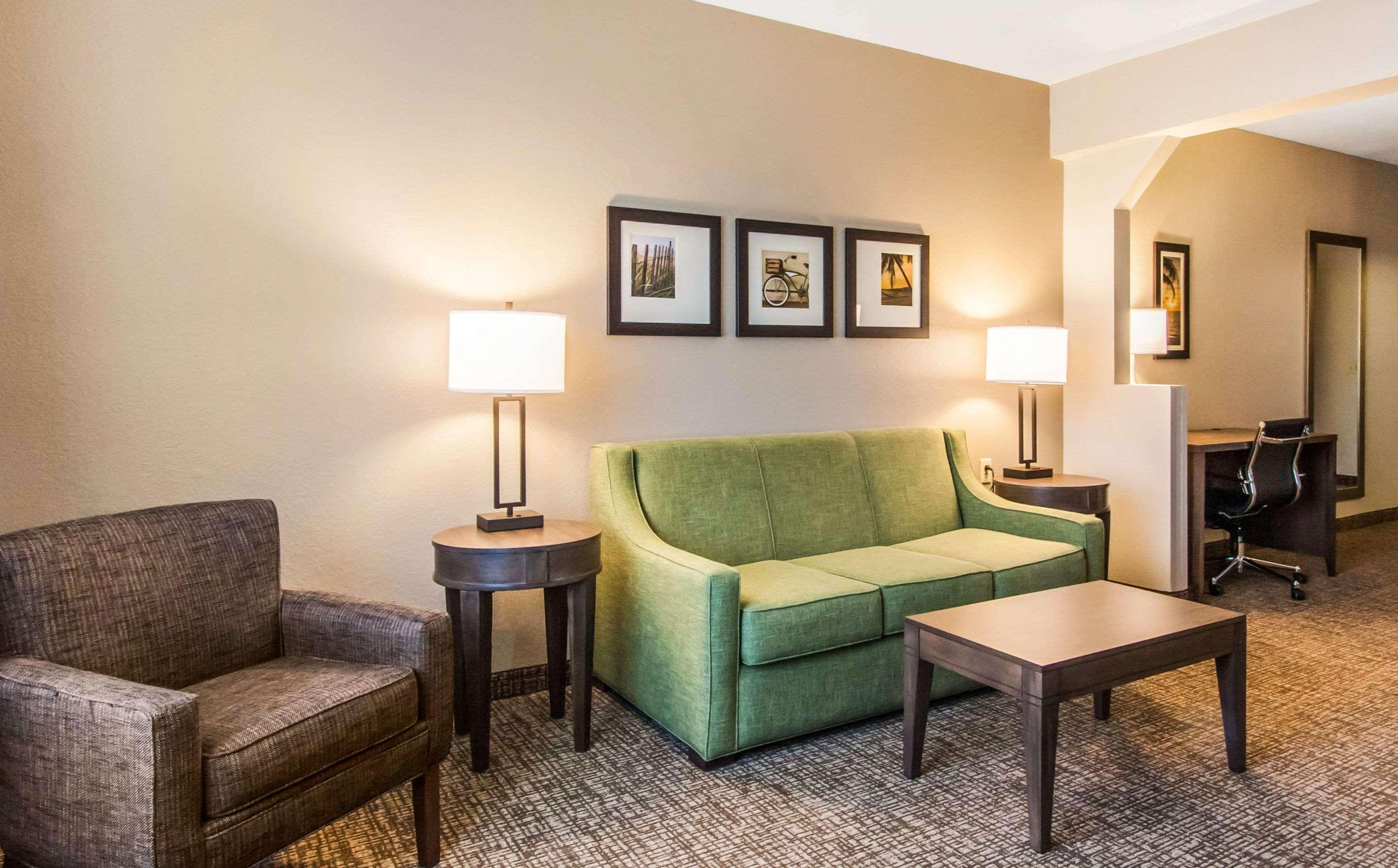 Comfort Suites Maingate East Celebration Exterior photo