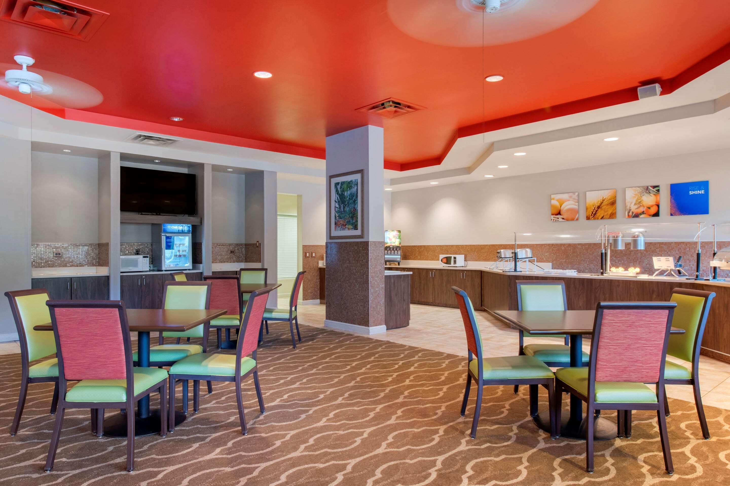 Comfort Suites Maingate East Celebration Exterior photo